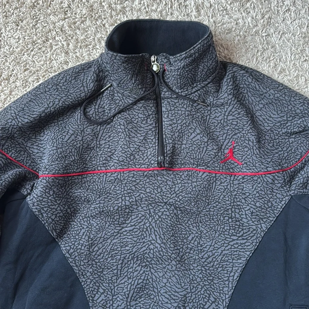 RARE Mens Jordan Black/Gray/Red Elephant Print 1/2 Zip Fleece Sweatshirt Size XL